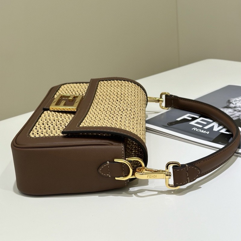 Fendi 拉菲草手袋