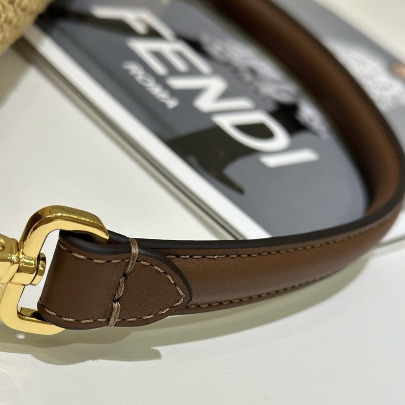 Fendi 拉菲草手袋