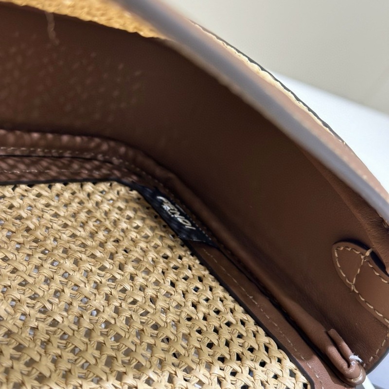 Fendi 拉菲草手袋