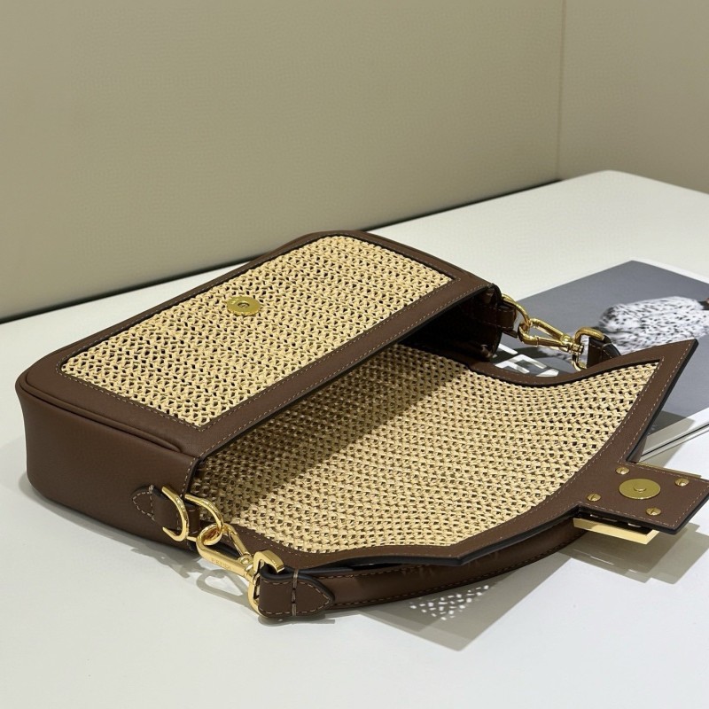 Fendi 拉菲草手袋