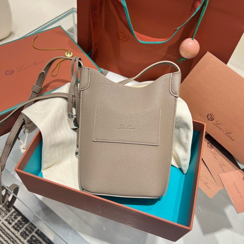 Loro Piana 手机包