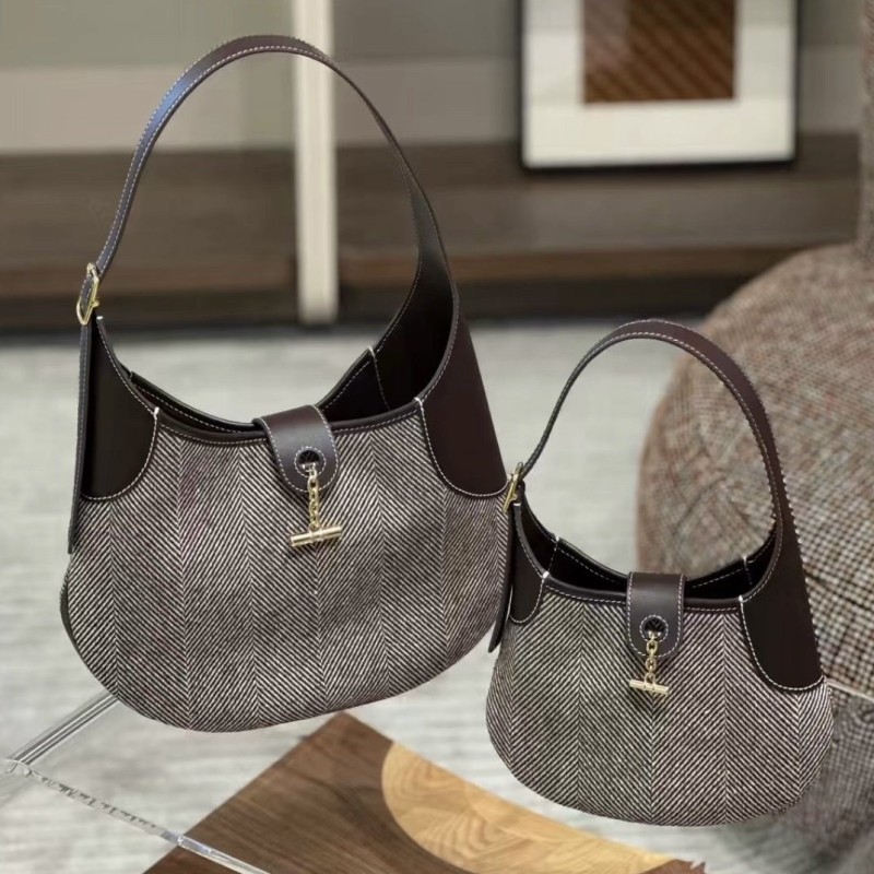 Loro Piana 月牙包