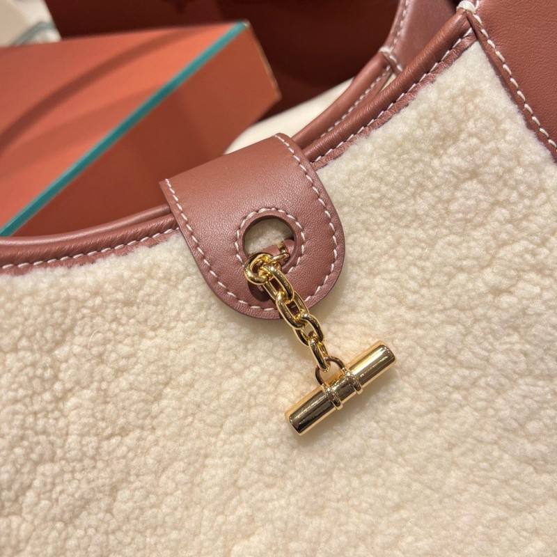 Loro Piana 月牙包