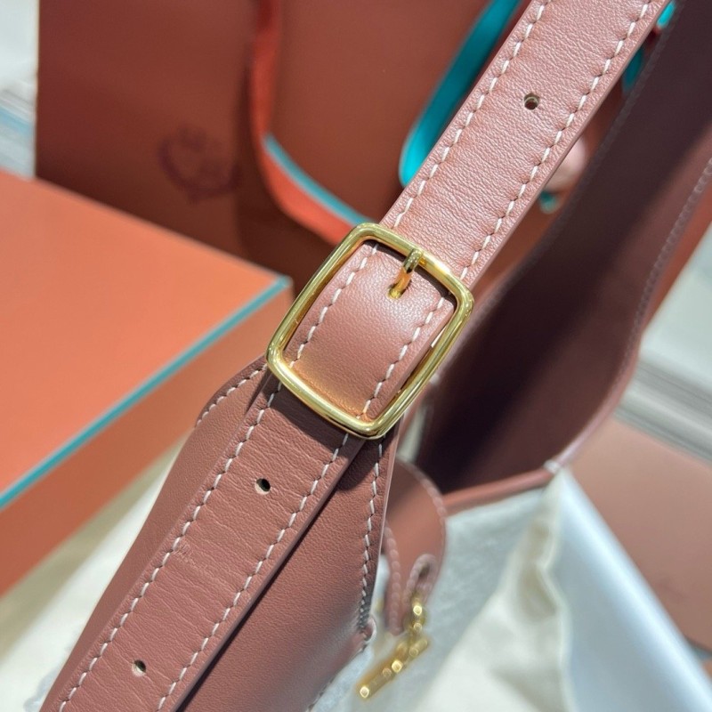 Loro Piana 月牙包