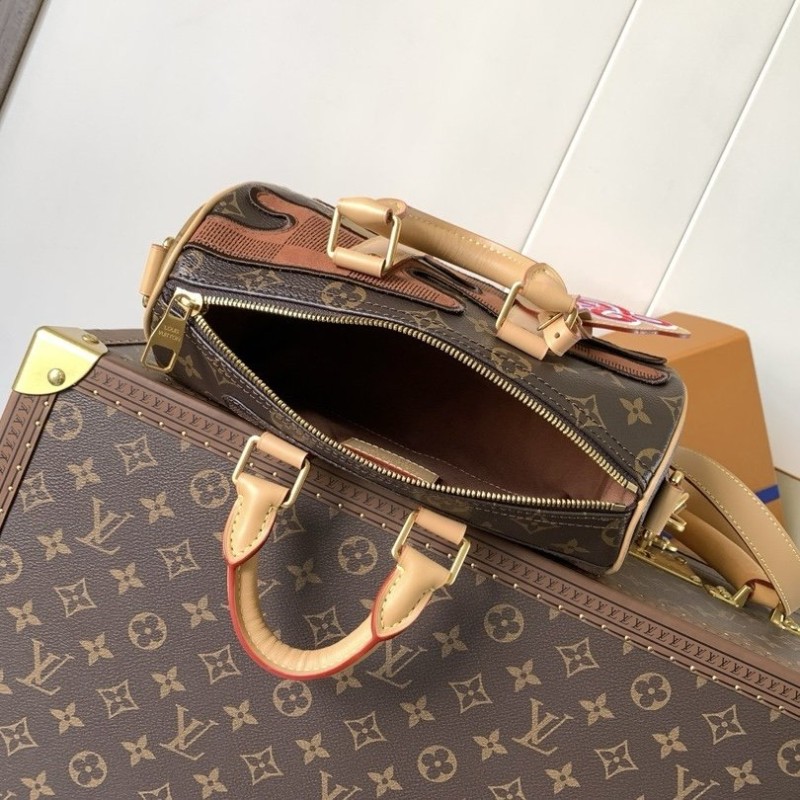 LV Keepall Bandouliere 25