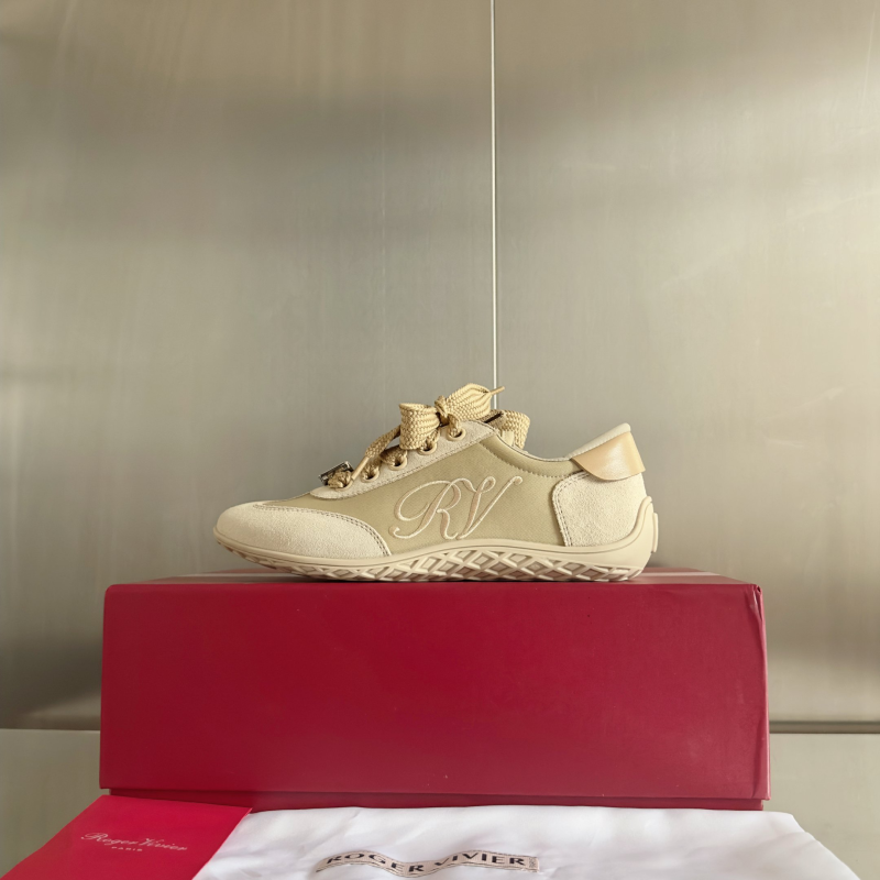 Roger Vivier Sneakers 