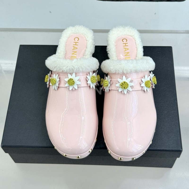 Chanel Slippers 