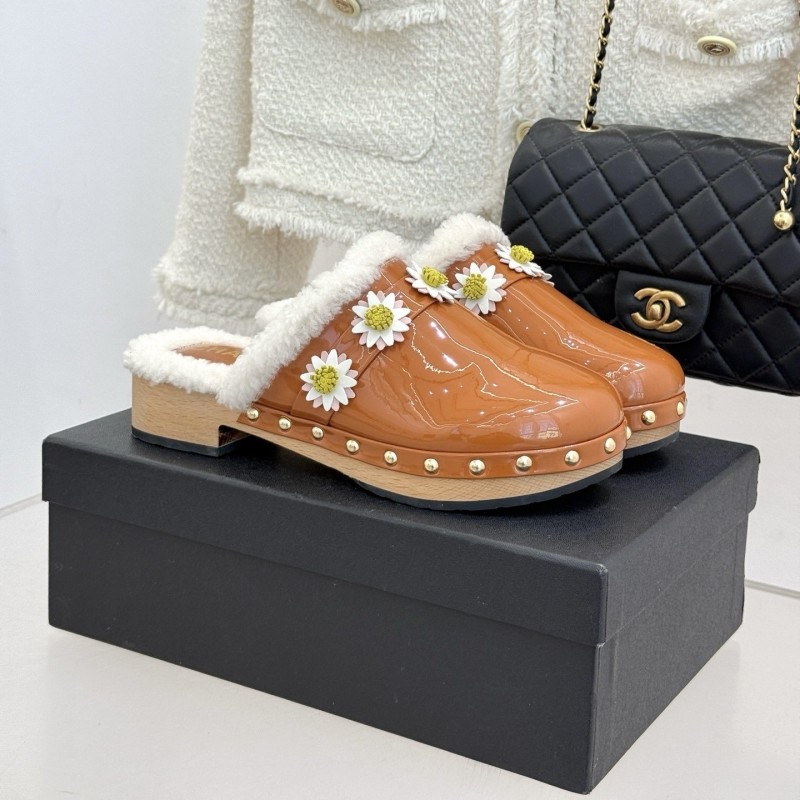 Chanel Slippers 