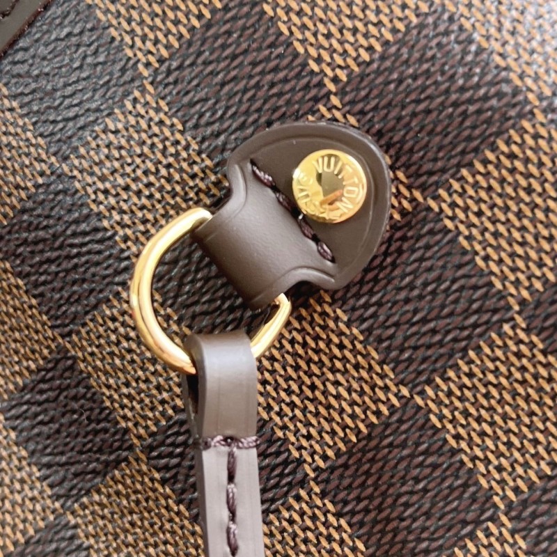 LV Neverfull 