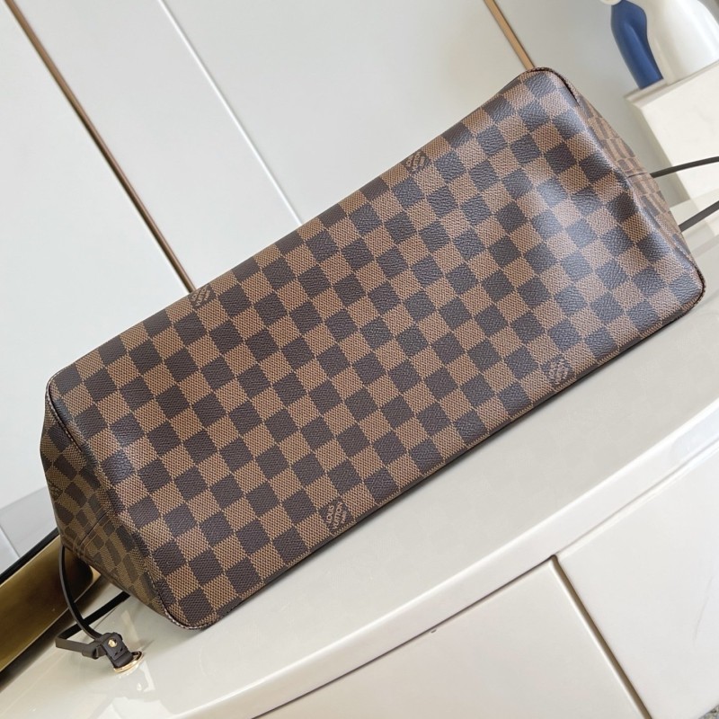 LV Neverfull 