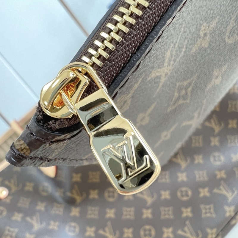 LV Neverfull 