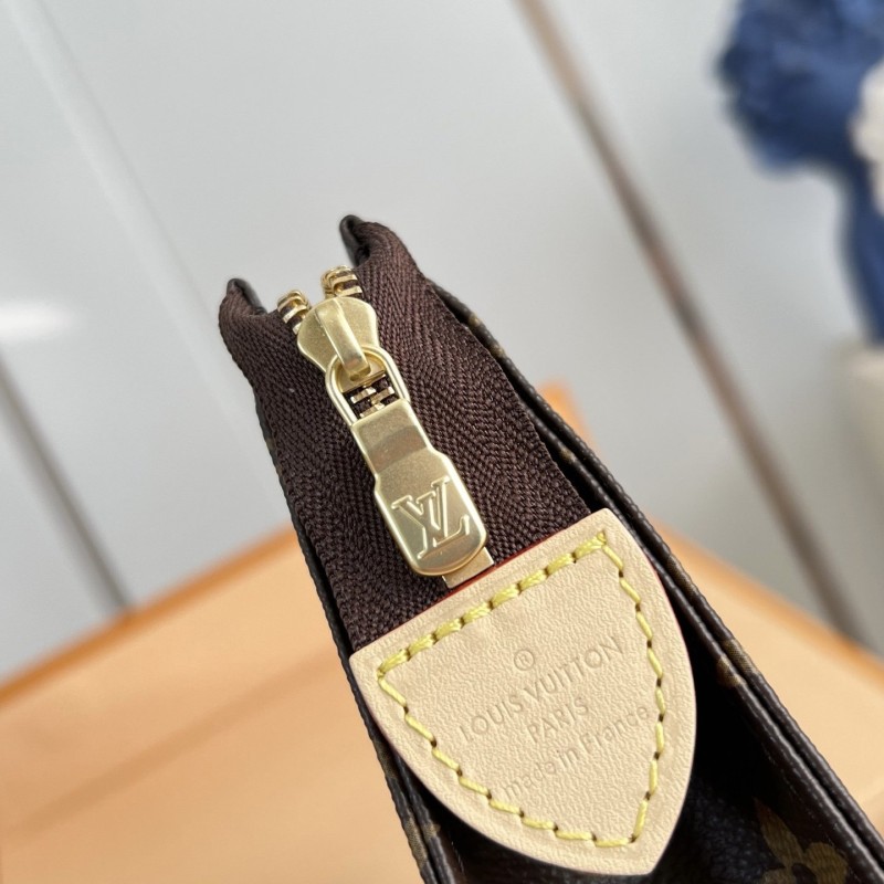 LV Poche Toilette