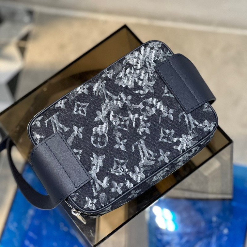 LV Chest bag