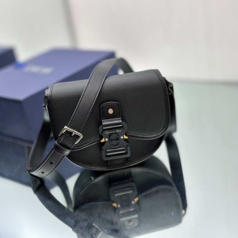 Dior Saddle Bag小号