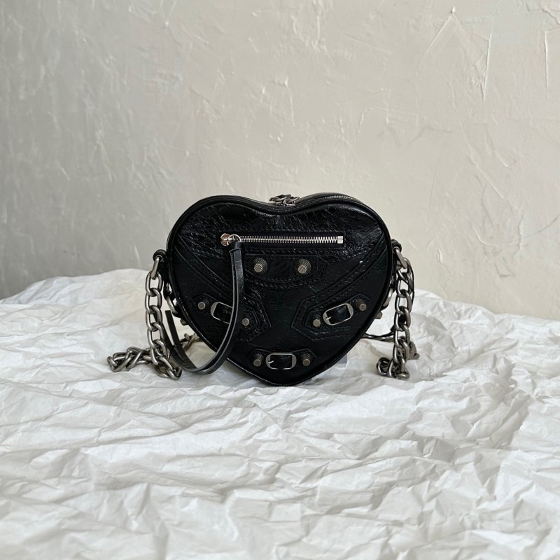 Balenciaga Cagole 爱心包