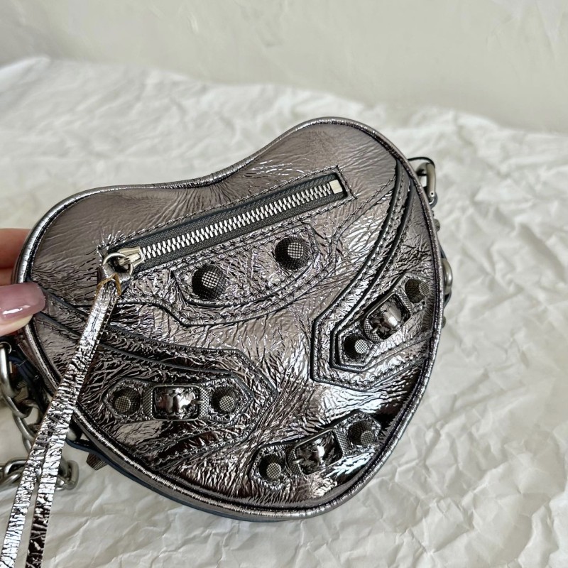 Balenciaga Cagole 爱心包