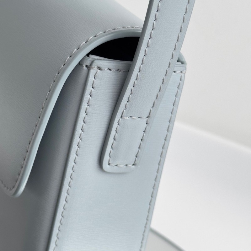 Celine Triomphe 腋下包