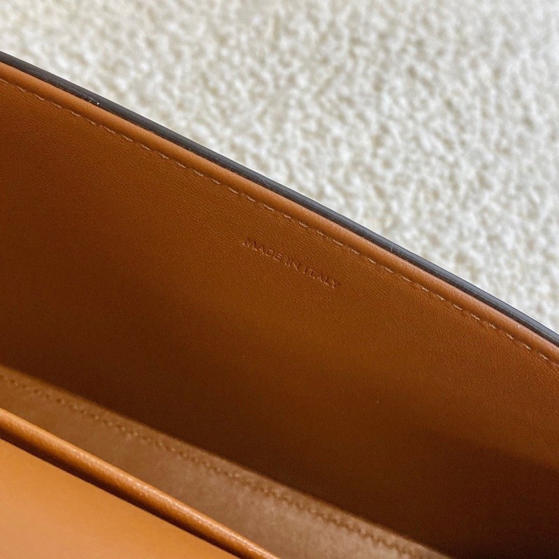 Celine Triomphe 腋下包