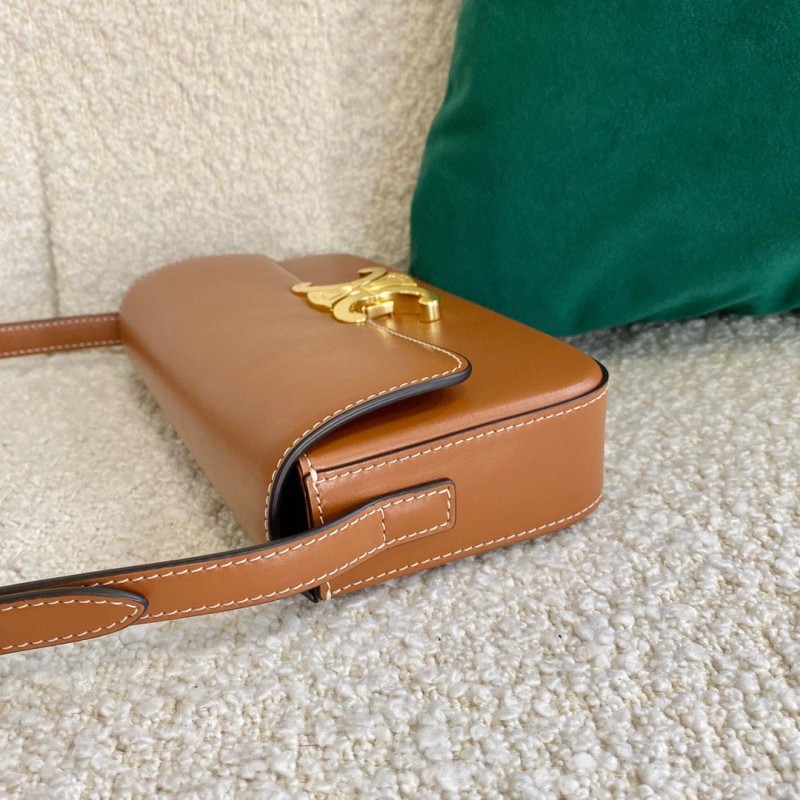 Celine Triomphe 腋下包