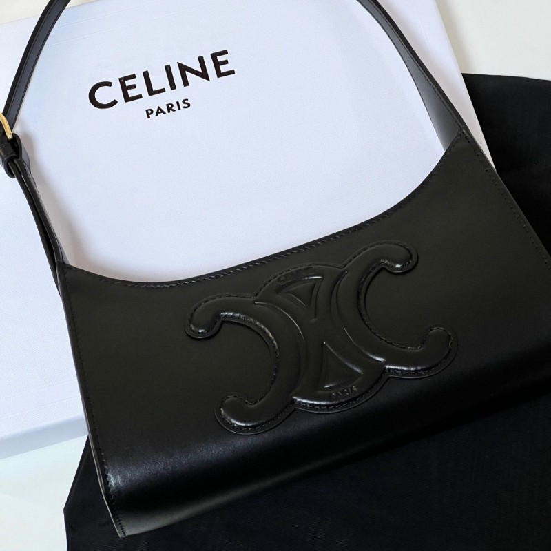 Celine Hobo