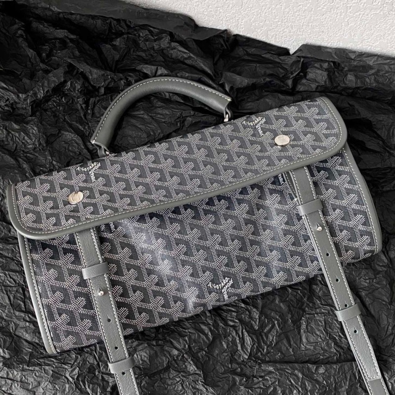 Goyard Saint-Leger