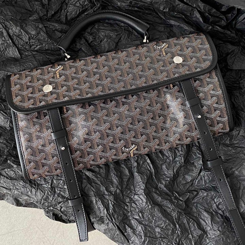 Goyard Saint-Leger