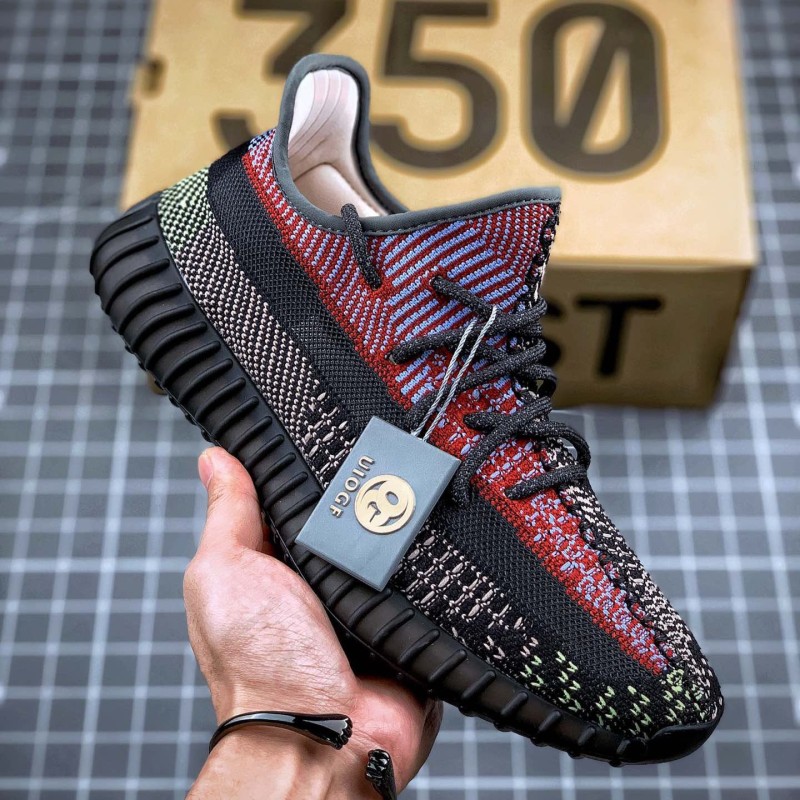 Adidas Yeezy 350 黑红补丁