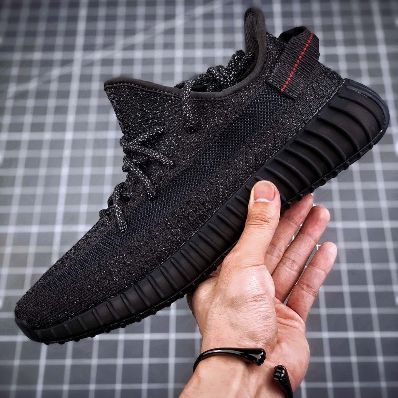 Adidas Yeezy 350 黑满天星