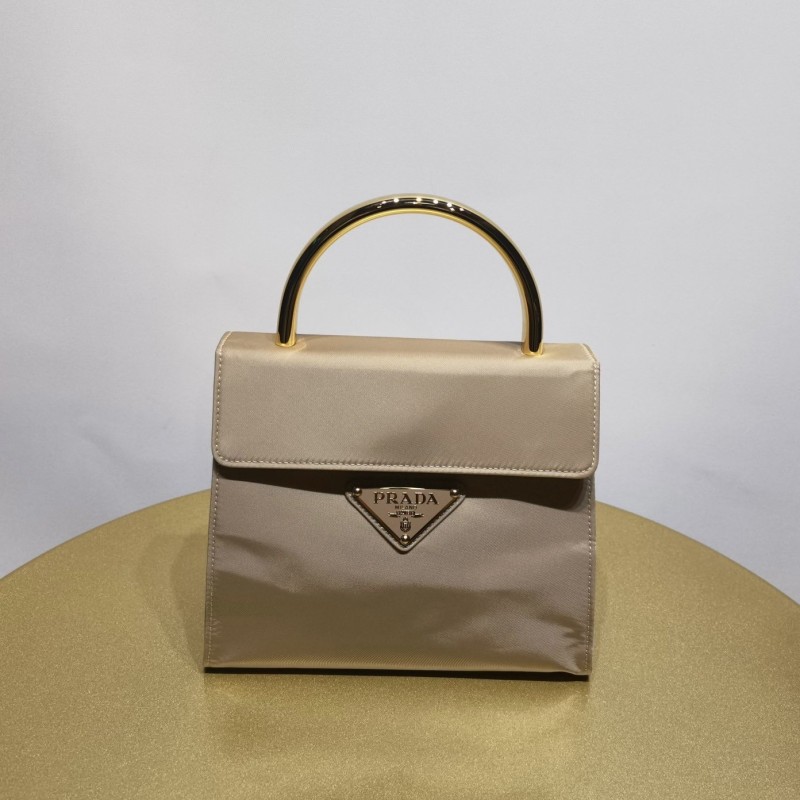 Prada 手提包